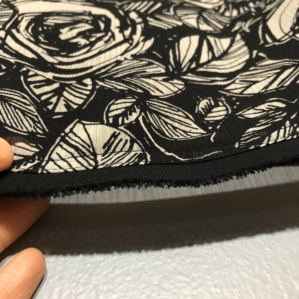 Van Heusen blouse vNeck Flower flower flutter - Picture 9 of 12